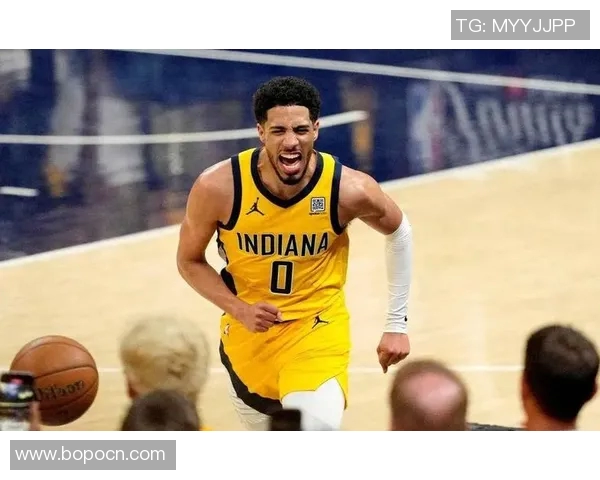 哈里伯顿在比赛中疑似跟腱受伤泪洒赛场遗憾提前退场